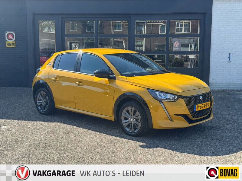 Geel Gebruikt 2022 Peugeot e-208 Active Hatchback | € 16.945 (Goede deal) - Afbeelding 1/4