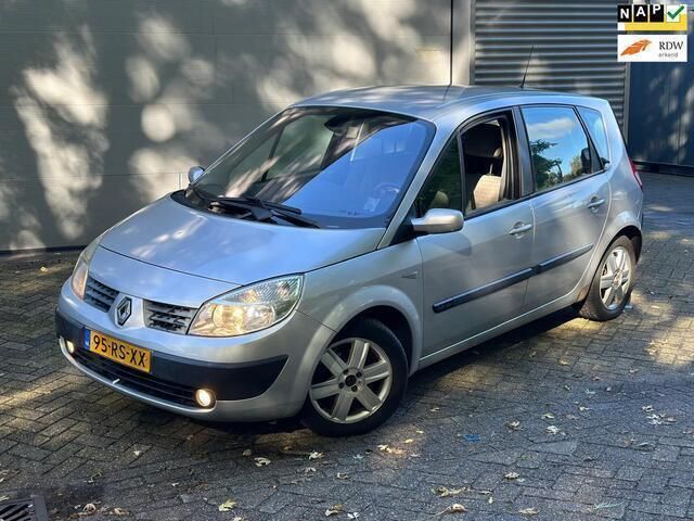 Grijs Gebruikt 2005 Renault Scénic II Expression MPV | € 2.949 (Iets duurder) - Afbeelding 1/4