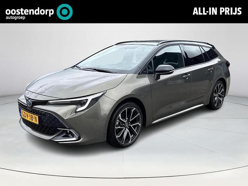 Groen Gebruikt 2024 Toyota Corolla Hybrid Premium Stationwagen | € 39.950 - Afbeelding 1/4