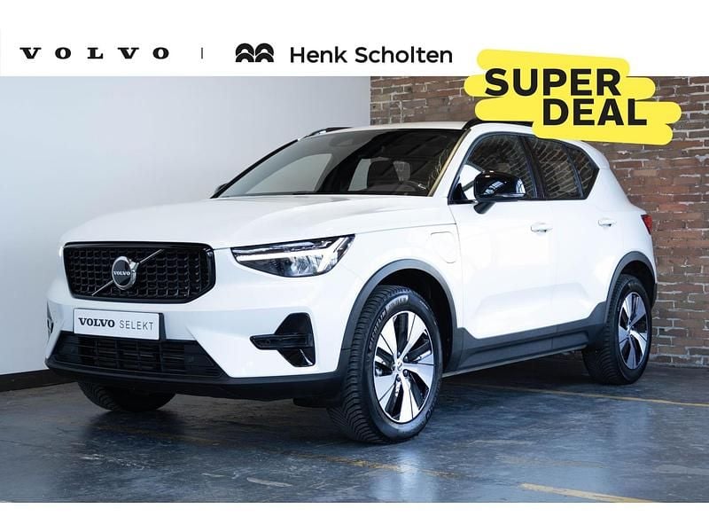 Wit Occasion 2022 Volvo XC40 Plus SUV | € 41.950 (Iets duurder) - Afbeelding 1/3