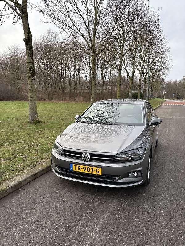 Grijs Occasion 2018 VW Polo Beats Hatchback | € 10.850 (Super prijs) - Afbeelding 1/4