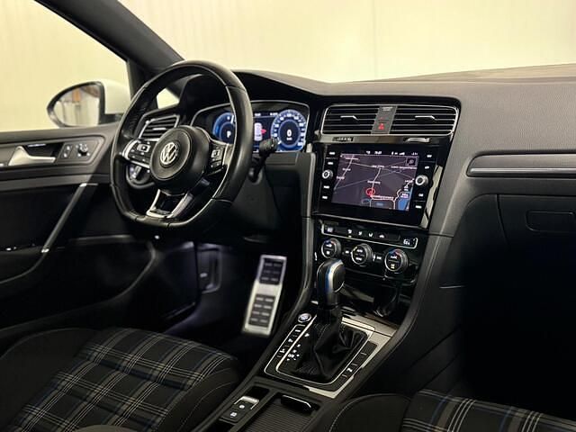 Occasion VW Golf VIII GTE 150 PK (110 kW) 2020 Wit Hatchback