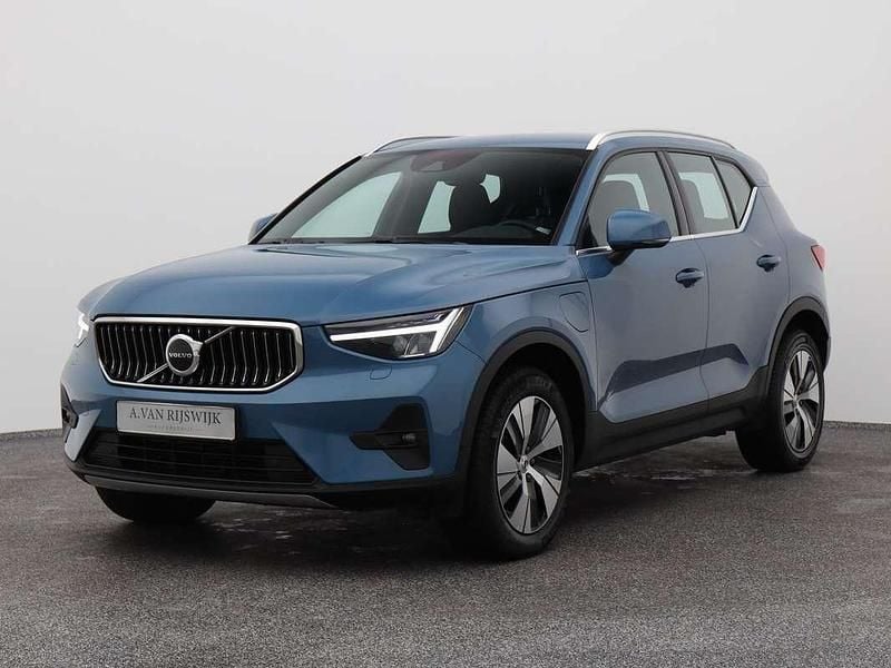Blauw (metallic) Occasion 2023 Volvo XC40 Inscription SUV | € 25.700 (Super prijs) - Afbeelding 1/4