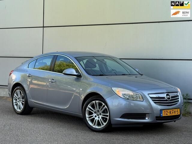 Grijs Gebruikt 2009 Opel Insignia Edition Hatchback | € 4.950 (Eerlijke prijs) - Afbeelding 1/4
