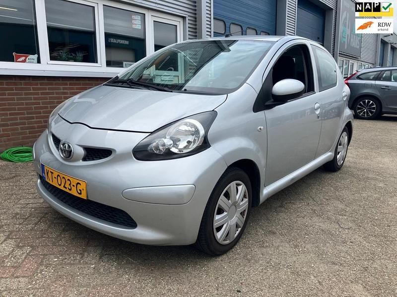 Hatchback Gebruikt 2007 Toyota Aygo Hatchback | € 1.795 (Goede deal) - Afbeelding 1/4