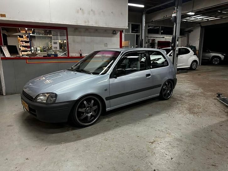Occasion 1998 Toyota Starlet Hatchback | € 1.500 (Duur) - Afbeelding 1/4