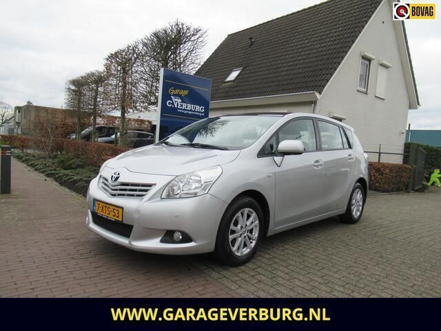 Grijs Gebruikt 2011 Toyota Verso MPV | € 7.950 (Eerlijke prijs) - Afbeelding 1/4