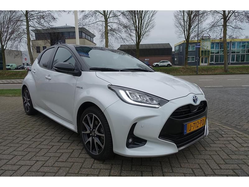 Occasion Toyota Yaris Executive 93 PK (68 kW) 2020 Wit Hatchback