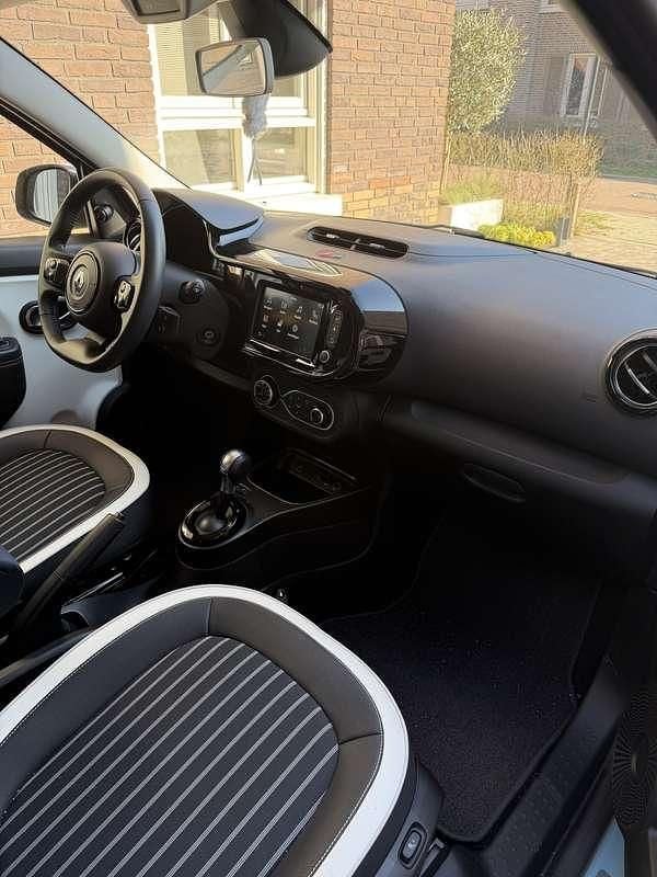 Occasion Renault Twingo Intens 60 kW (82 PK) 2021 Blauw Hatchback