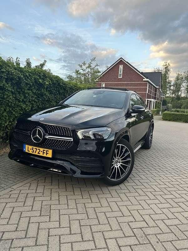 Zwart Gebruikt 2021 Mercedes GLE350 Stationwagen | € 57.000 (Eerlijke prijs) - Afbeelding 1/4