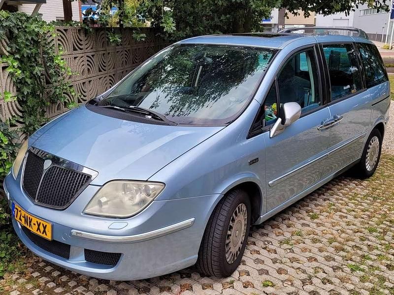 Blauw Gebruikt 2003 Lancia Phedra MPV | € 1.750 - Afbeelding 1/4