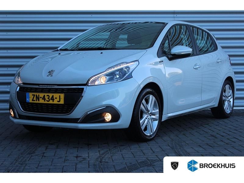 Wit Gebruikt 2019 Peugeot 208 Signature Sky Hatchback | € 10.400 (Eerlijke prijs) - Afbeelding 1/1