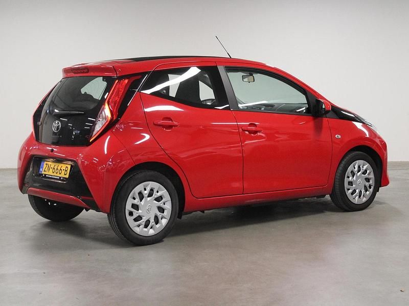 Occasion Toyota Aygo X-play 72 PK (52 kW) 2019 Rood Hatchback