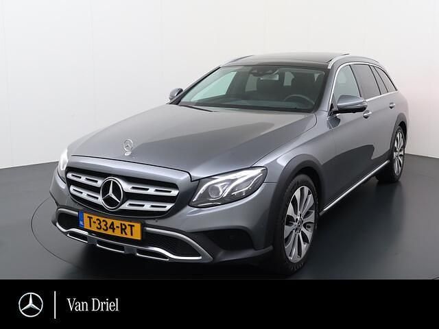 Grijs Gebruikt 2019 Mercedes E220 Avantgarde Stationwagen | € 27.950 - Afbeelding 1/4
