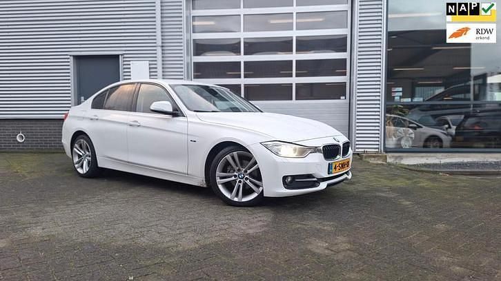 Occasion 2013 BMW 320 Efficient Dynamics | € 6.995 (Eerlijke prijs) - Afbeelding 1/4