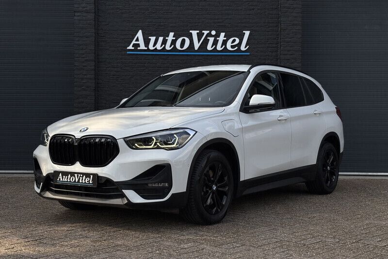 Wit Gebruikt 2021 BMW X1 SUV | € 26.445 (Eerlijke prijs) - Afbeelding 1/4