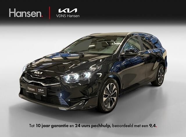 Zwart Gebruikt 2025 Kia Ceed Hatchback | € 29.945 (Duur) - Afbeelding 1/4