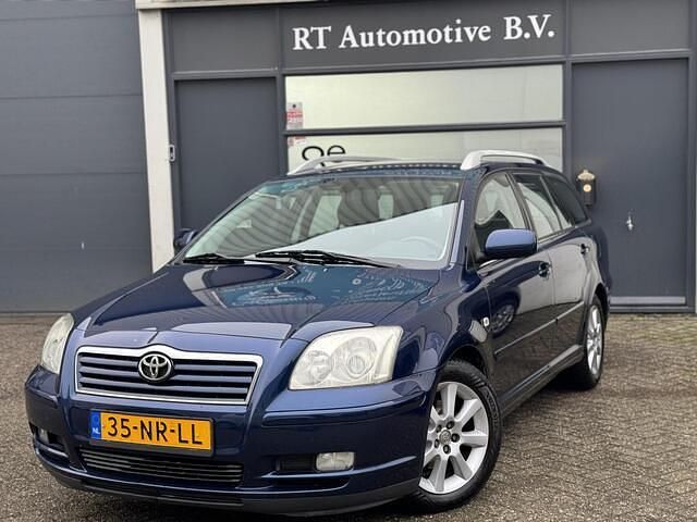 Blauw Occasion 2004 Toyota Avensis Stationwagen | € 2.750 (Eerlijke prijs) - Afbeelding 1/4