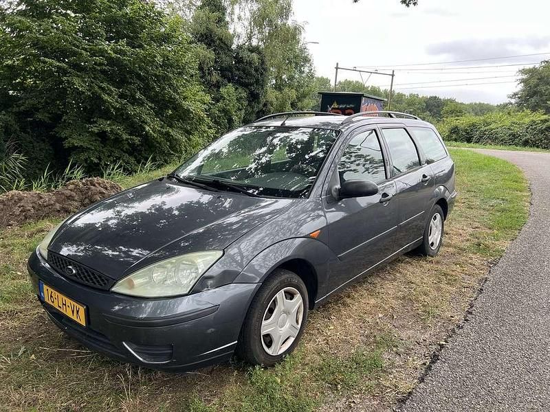 Blauw Gebruikt 2003 Ford Focus Stationwagen | € 900 (Eerlijke prijs) - Afbeelding 1/4