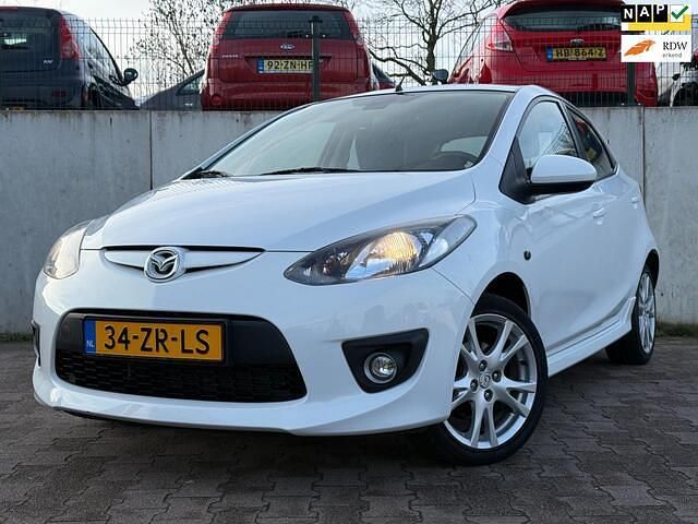Wit Occasion 2008 Mazda 2 Hatchback | € 4.444 (Eerlijke prijs) - Afbeelding 1/4