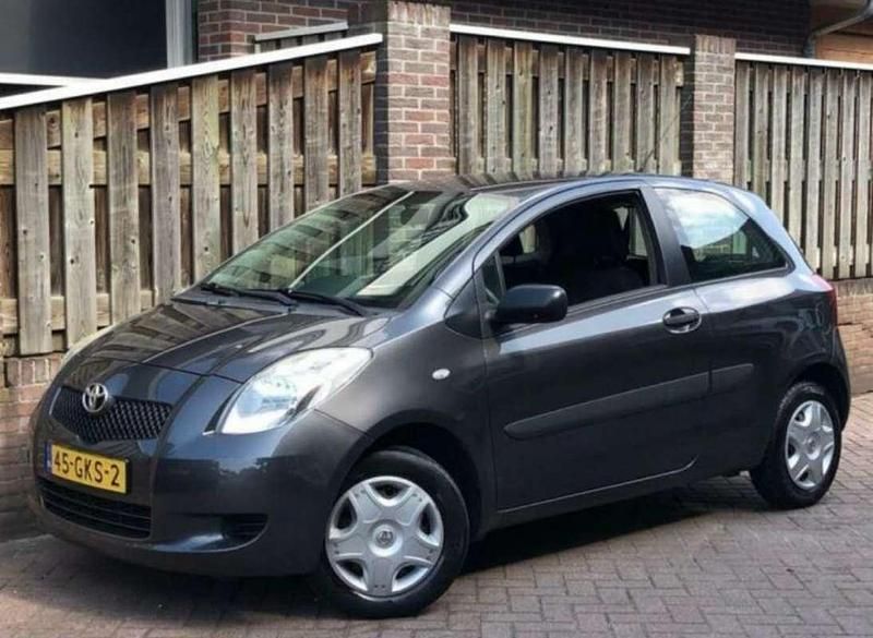 Occasion 2008 Toyota Yaris Sedan | € 2.400 (Eerlijke prijs) - Afbeelding 1/4
