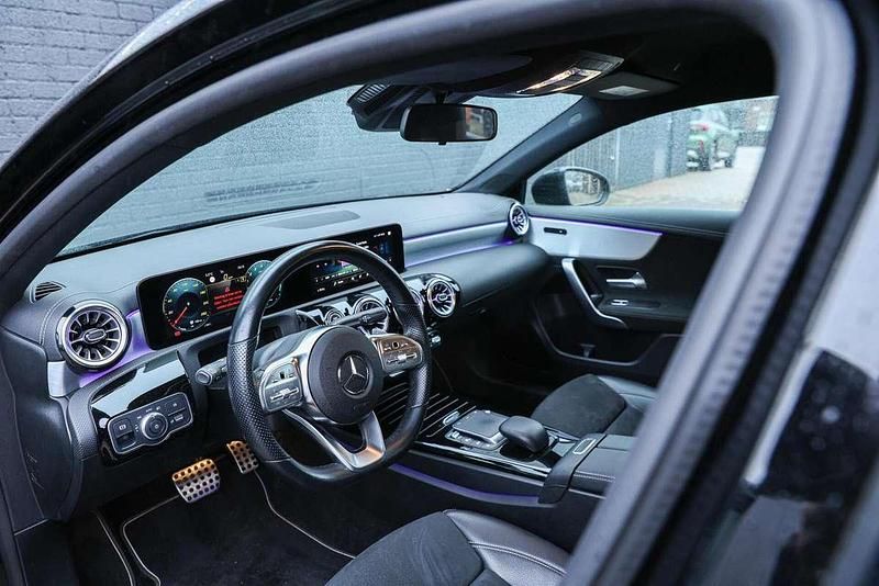 Occasion Mercedes A250 AMG line 218 PK (160 kW) 2021 Zwart Hatchback