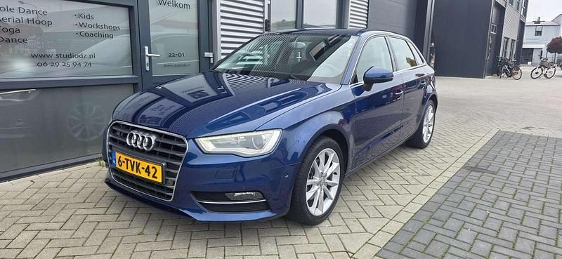 Blauw Gebruikt 2014 Audi A3 Sportback g-tron Ambition Sedan | € 7.950 (Goede deal) - Afbeelding 1/4