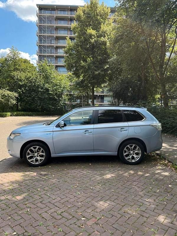 Gebruikt 2013 Mitsubishi Outlander SUV | € 8.100 (Duur) - Afbeelding 1/4