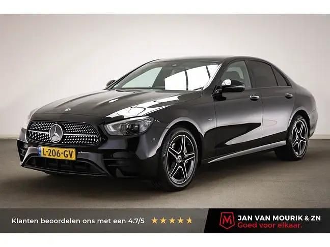 Zwart Gebruikt 2021 Mercedes E300 Business Sedan | € 42.900 (Goede deal) - Afbeelding 1/4