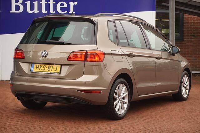 Occasion VW Golf Sportsvan Highline 125 PK (91 kW) 2016 Geel MPV