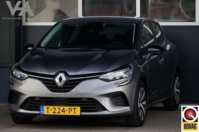 Grijs (metallic) Gebruikt 2023 Renault Clio V Equilibre Hatchback | € 14.950 (Goede deal) - Afbeelding 1/4