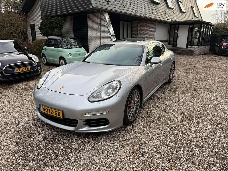 Grijs Occasion 2016 Porsche Panamera Hatchback | € 34.950 (Eerlijke prijs) - Afbeelding 1/4