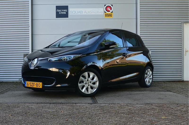 Zwart Gebruikt 2013 Renault Zoe Zen Hatchback | € 5.999 (Eerlijke prijs) - Afbeelding 1/4