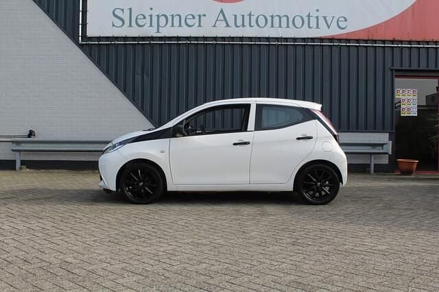 Occasion Toyota Aygo 69 PK (50 kW) 2017 Wit Hatchback