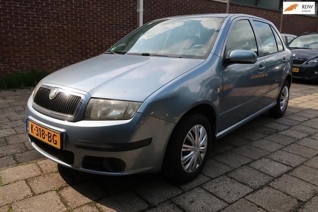Grijs Gebruikt 2007 Skoda Fabia Classic Hatchback | € 1.750 (Eerlijke prijs) - Afbeelding 1/4