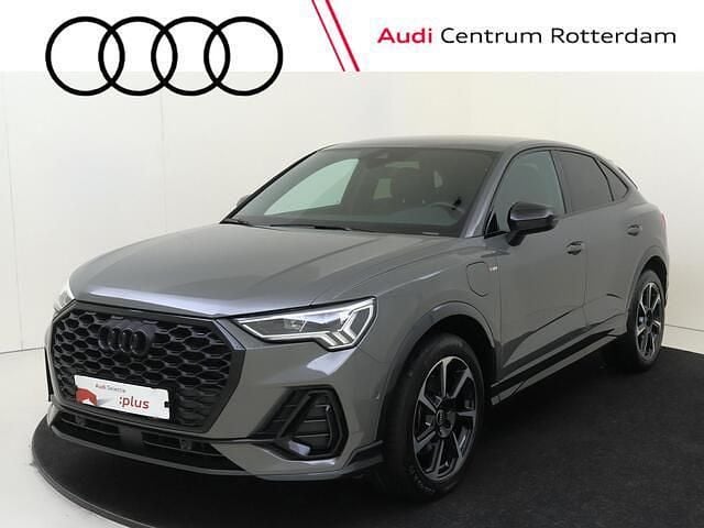 Grijs (metallic) Gebruikt 2021 Audi Q3 Sportback Basis SUV | € 38.950 (Eerlijke prijs) - Afbeelding 1/4