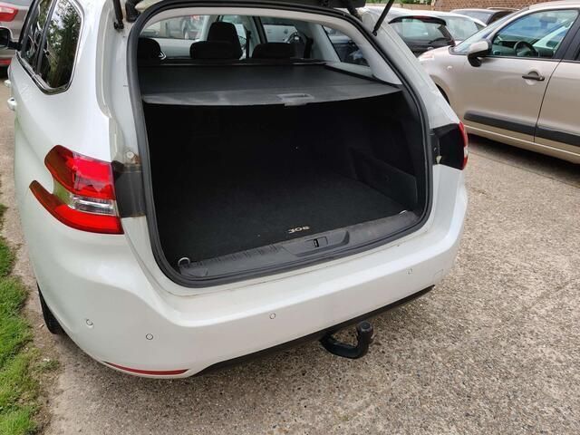 Occasion Peugeot 308 Allure 131 PK (96 kW) 2020 Wit Stationwagen