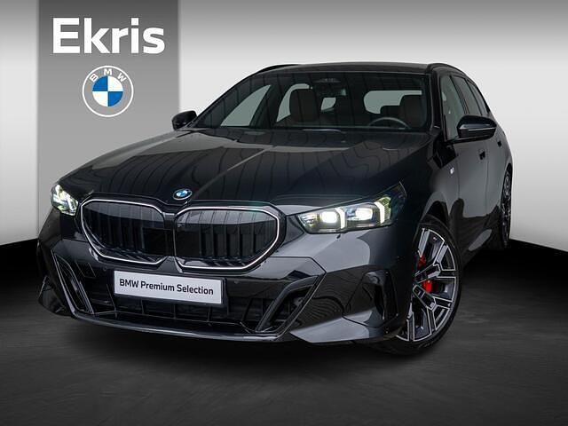 Zwart Gebruikt 2025 BMW 520 M Sport Stationwagen | € 67.900 (Eerlijke prijs) - Afbeelding 1/4