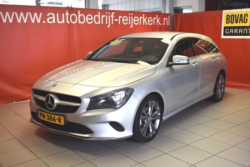 Grijs Gebruikt 2017 Mercedes CLA180 Shooting Brake Business Stationwagen | € 20.950 - Afbeelding 1/4