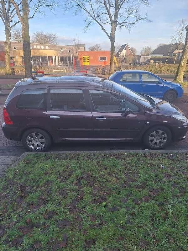 Occasion Peugeot 307 Premium 109 PK (80 kW) 2007 Paars Stationwagen