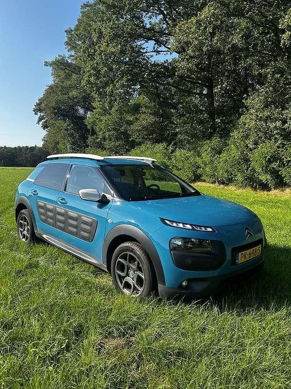 Blauw Gebruikt 2017 Citroën C4 Cactus Feel Hatchback | € 5.350 (Goede deal) - Afbeelding 1/4