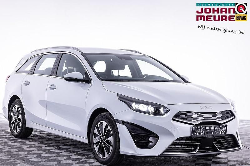 Wit Gebruikt 2022 Kia Ceed Hatchback | € 21.900 (Goede deal) - Afbeelding 1/4