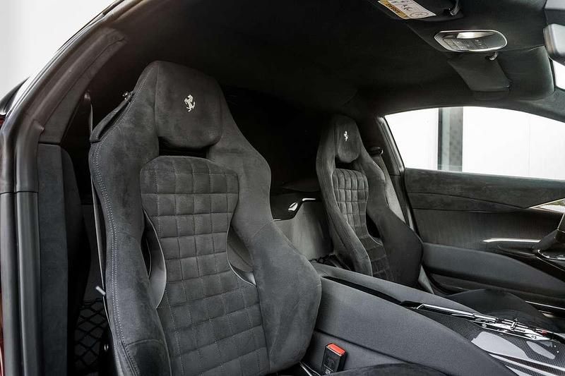 Occasion Ferrari 812 829 PK (609 kW) 2022 Rood (metallic) Coupé