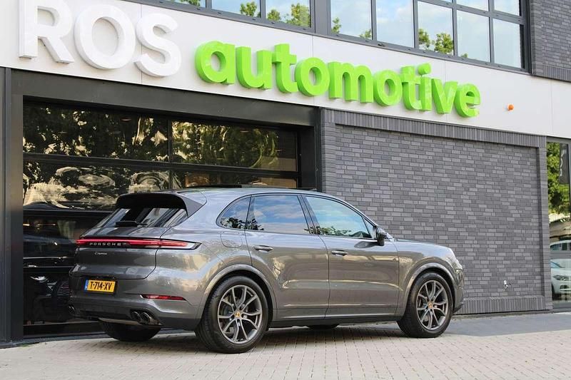 Occasion Porsche Cayenne 470 PK (345 kW) 2023 Grijs, metallic lak SUV