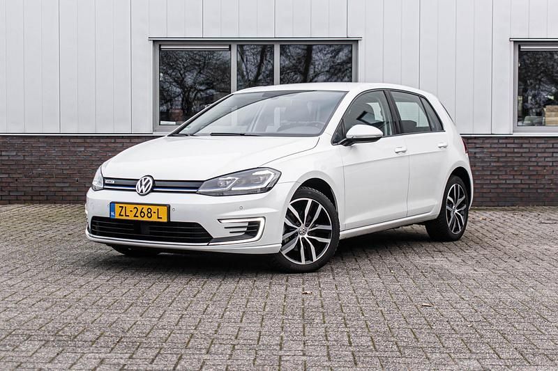 Wit Gebruikt 2019 VW e-Golf Hatchback | € 11.000 (Eerlijke prijs) - Afbeelding 1/4