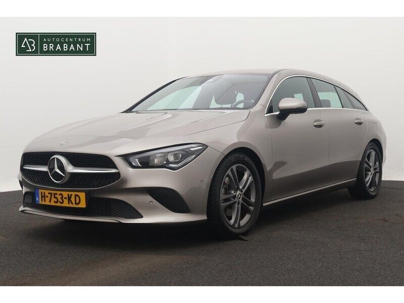 Grijs Gebruikt 2020 Mercedes CLA200 Business Stationwagen | € 22.945 (Super prijs) - Afbeelding 1/4