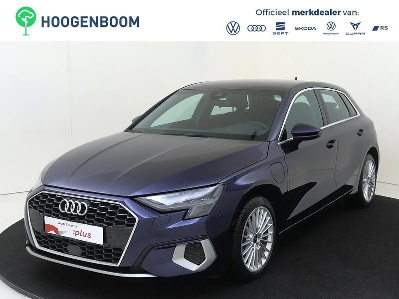 Blauw Occasion 2022 Audi A3 Sportback Advanced Hatchback | € 25.950 (Super prijs) - Afbeelding 1/4