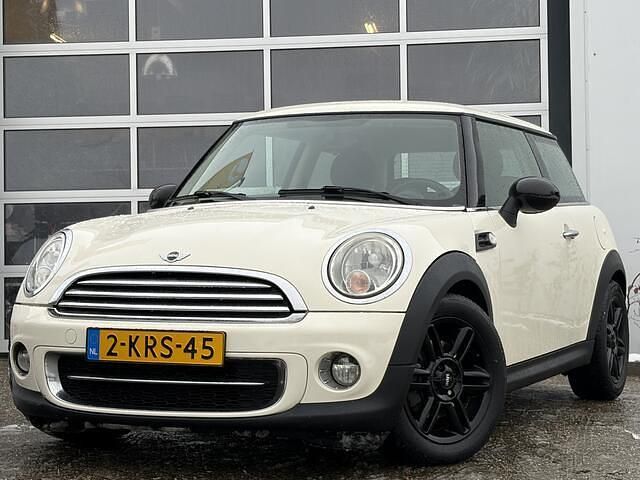 Wit Occasion 2013 Mini ONE Hatchback | € 5.950 (Eerlijke prijs) - Afbeelding 1/4