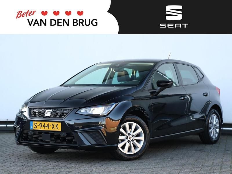 Zwart Gebruikt 2023 Seat Ibiza Business Hatchback | € 13.895 (Goede deal) - Afbeelding 1/4