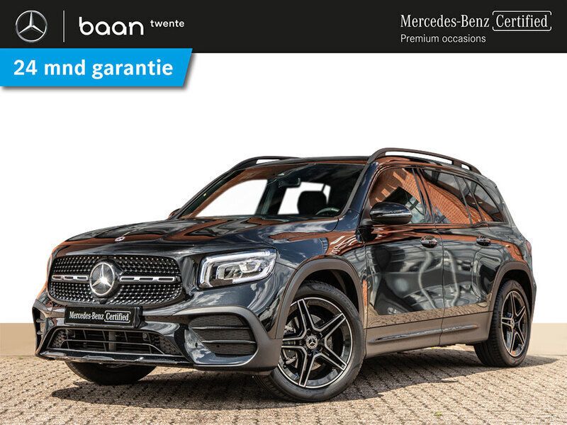 Zwart, metallic lak Gebruikt 2024 Mercedes GLB200 AMG line SUV | € 56.800 (Eerlijke prijs) - Afbeelding 1/4